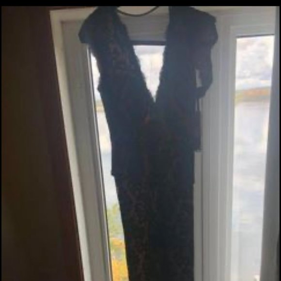 Brand New Betsy and Adam long, black peplum lace gown - Picture 7 of 15